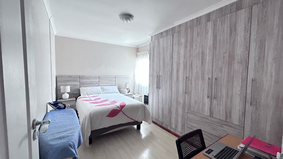 3 Bedroom Property for Sale in Cove Rock Eastern Cape